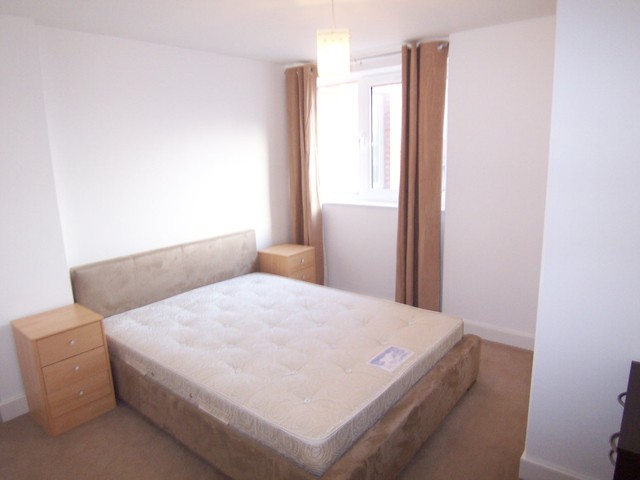  Image of 2 bedroom Apartment to rent in High Street Southampton SO14 at 118 High Street Southampton, SO14 2EB
