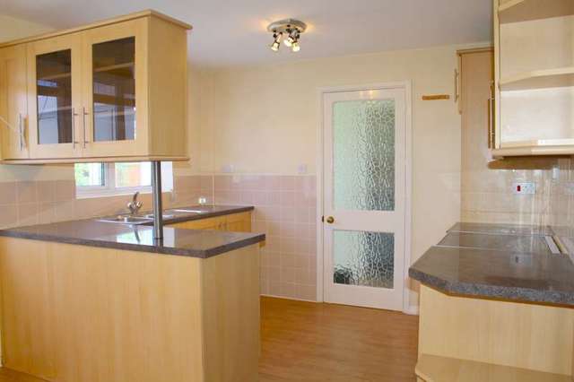  Image of 3 bedroom Detached house to rent in King James Way Henley-on-Thames RG9 at Henley-On-Thames, RG9 1XL