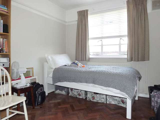  Image of 2 bedroom Flat for sale in Kings Keep Beaufort Road Kingston upon Thames KT1 at Kings Keep Beaufort Road Kingston, KT1 2HP