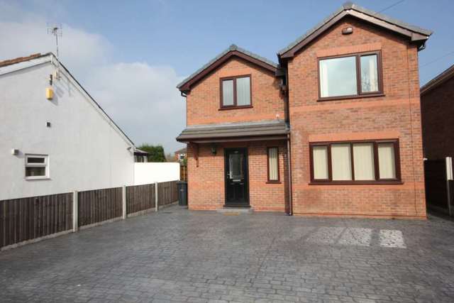  Image of 4 bedroom Detached house for sale in Kings Road Ashton-under-Lyne OL6 at Kings Road  Ashton Under Lyne, OL6 9AT