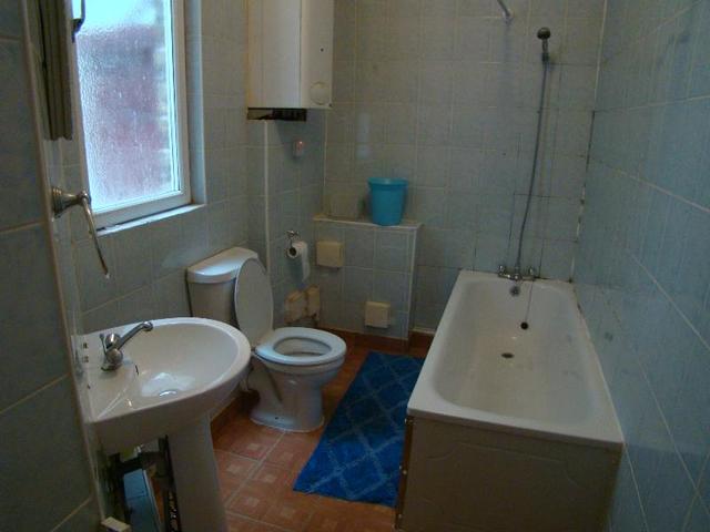  Image of 2 bedroom Flat to rent in Kingsland High Street London E8 at London, E8 2JS