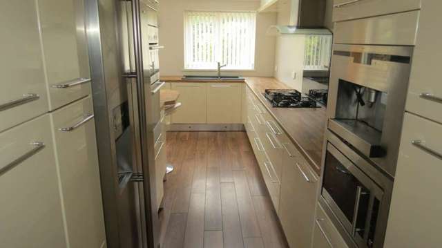  Image of 3 bedroom Semi-Detached house to rent in Knowsley Avenue Blackpool FY3 at Knowsley Avenue  Blackpool, FY3 9HP