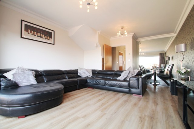  Image of 3 bedroom End of Terrace to rent in Ladbroke Road Redhill RH1 at Redhill, RH1 1JX