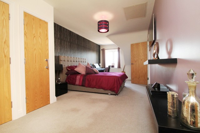  Image of 3 bedroom End of Terrace to rent in Ladbroke Road Redhill RH1 at Redhill, RH1 1JX