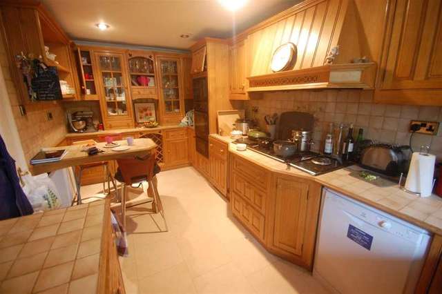  Image of 5 bedroom Terraced house to rent in Lansdowne Close London SW20 at Cottenham Park, SW20 8AS