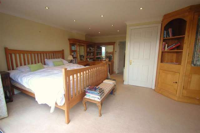  Image of 5 bedroom Terraced house to rent in Lansdowne Close London SW20 at Cottenham Park, SW20 8AS