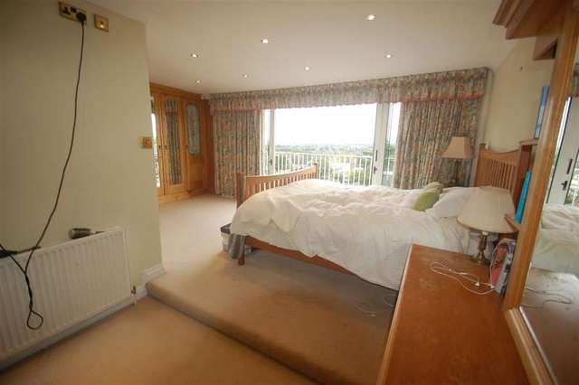  Image of 5 bedroom Terraced house to rent in Lansdowne Close London SW20 at Cottenham Park, SW20 8AS