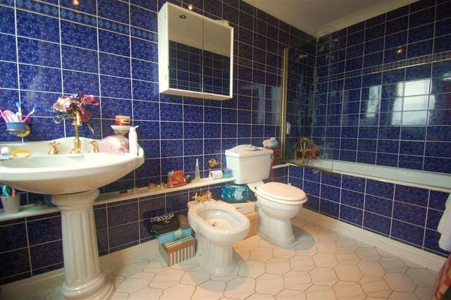  Image of 5 bedroom Terraced house to rent in Lansdowne Close London SW20 at Cottenham Park, SW20 8AS