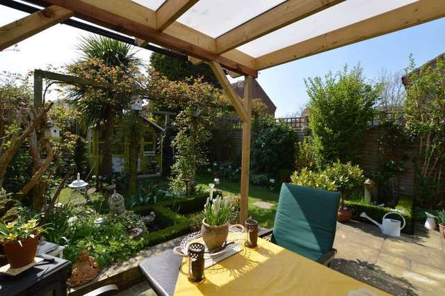  Image of 3 bedroom Semi-Detached house for sale in Larchside Close Spencers Wood Reading RG7 at Spencers Wood  Reading, RG7 1DS
