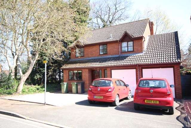  Image of 6 bedroom Detached house to rent in Turnpike Close Worcester WR2 at Turnpike Close St Johns Worcester, WR2 6AB