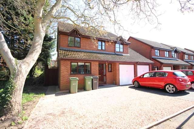  Image of 6 bedroom Detached house to rent in Turnpike Close Worcester WR2 at Turnpike Close St Johns Worcester, WR2 6AB
