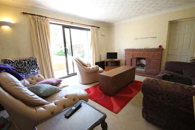  Image of 6 bedroom Detached house to rent in Turnpike Close Worcester WR2 at Turnpike Close St Johns Worcester, WR2 6AB