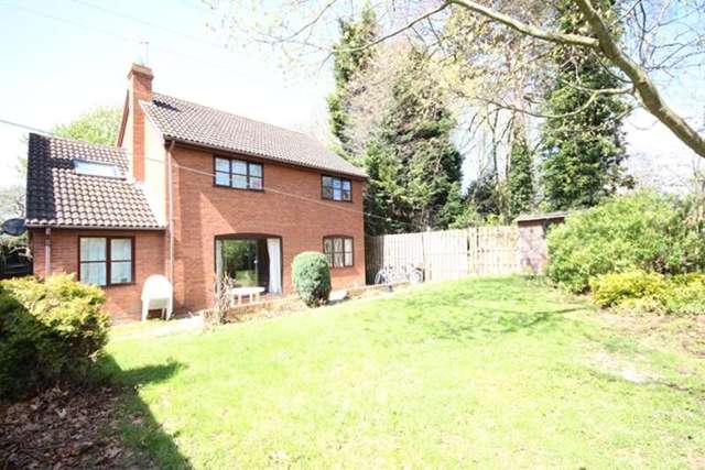  Image of 6 bedroom Detached house to rent in Turnpike Close Worcester WR2 at Turnpike Close St Johns Worcester, WR2 6AB