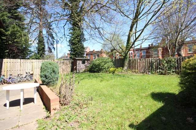  Image of 6 bedroom Detached house to rent in Turnpike Close Worcester WR2 at Turnpike Close St Johns Worcester, WR2 6AB