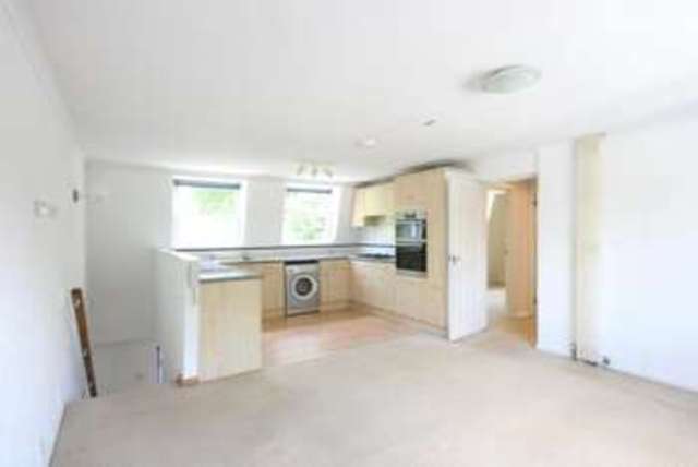  Image of 2 bedroom Flat to rent in Lauriston Road London E9 at London  Victoria Park, E9 7LH
