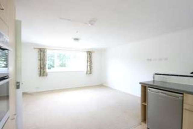  Image of 2 bedroom Flat to rent in Lauriston Road London E9 at London  Victoria Park, E9 7LH