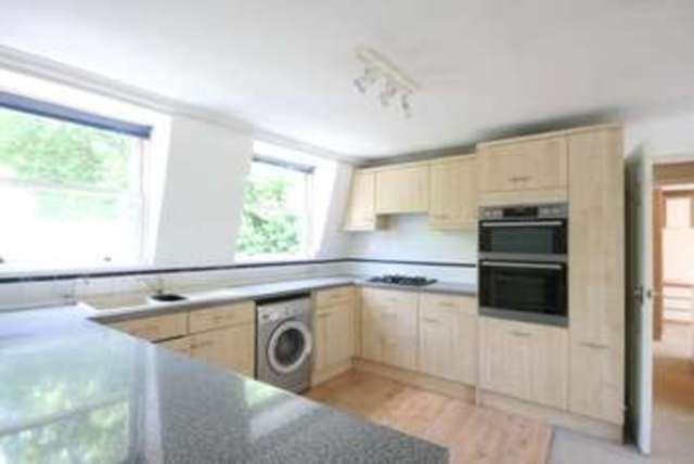  Image of 2 bedroom Flat to rent in Lauriston Road London E9 at London  Victoria Park, E9 7LH