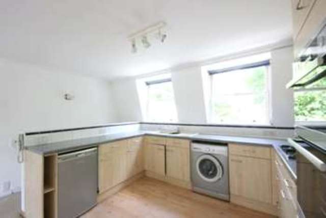  Image of 2 bedroom Flat to rent in Lauriston Road London E9 at London  Victoria Park, E9 7LH