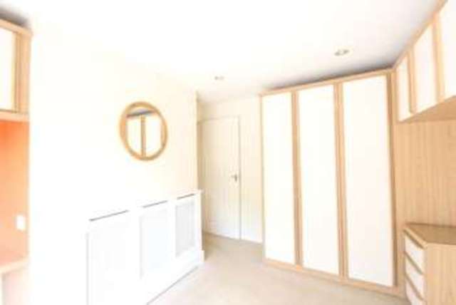  Image of 2 bedroom Flat to rent in Lauriston Road London E9 at London  Victoria Park, E9 7LH