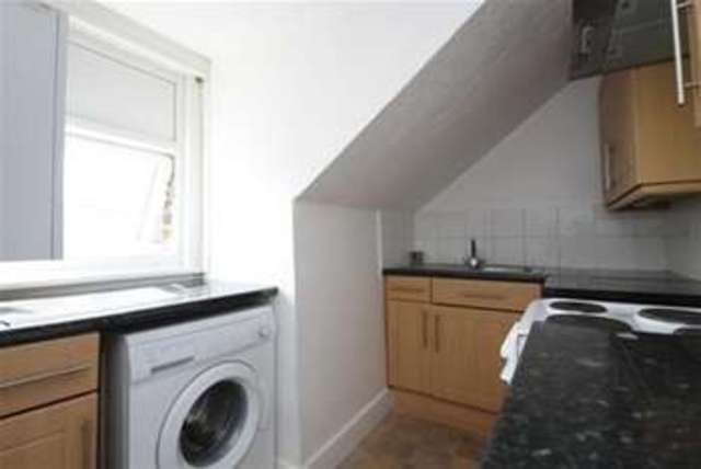  Image of Flat to rent in Lee High Road London SE13 at London, SE13 5PL