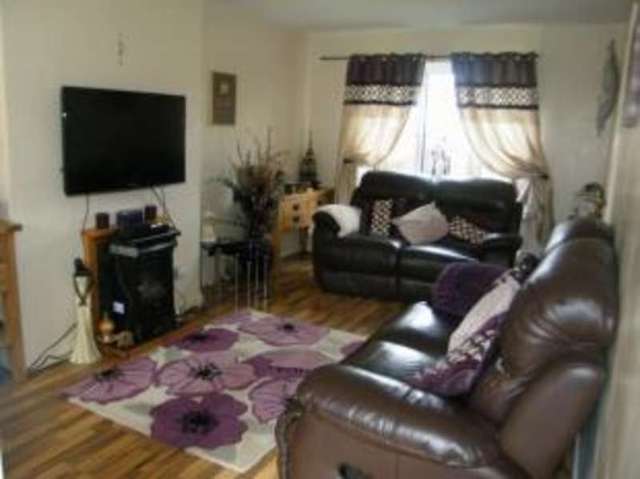  Image of 2 bedroom Semi-Detached house for sale in Linden Road Northallerton DL6 at Northallerton North Yorkshire Northallerton, DL6 1HU
