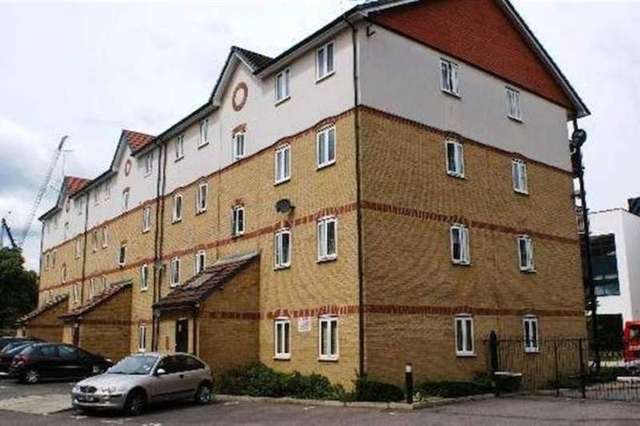  Image of 3 bedroom Flat to rent in St. Pauls Way London E3 at St Pauls Way  London, E3 4AH