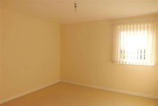  Image of 2 bedroom Flat to rent in Little Hackets Havant PO9 at Havant, PO9 5AU
