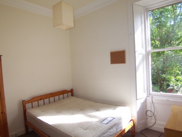  Image of 3 bedroom Flat to rent in Livingstone Place Edinburgh EH9 at Sciennes Edinburgh Edinburgh, EH9 1PB