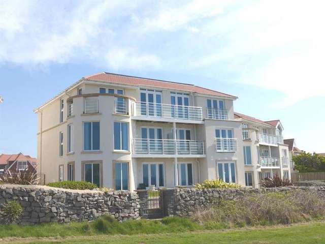  Image of 3 bedroom Penthouse for sale in Locks Common Road Porthcawl CF36 at Porthcawl  Porthcawl, CF36 3HU