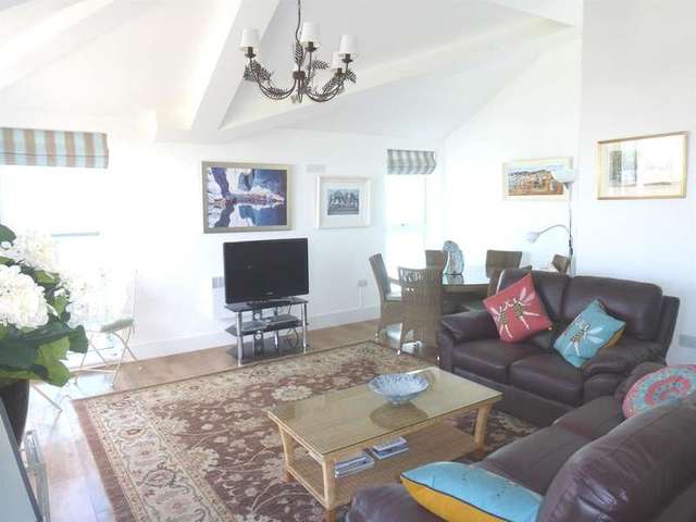 Image of 3 bedroom Penthouse for sale in Locks Common Road Porthcawl CF36 at Porthcawl  Porthcawl, CF36 3HU
