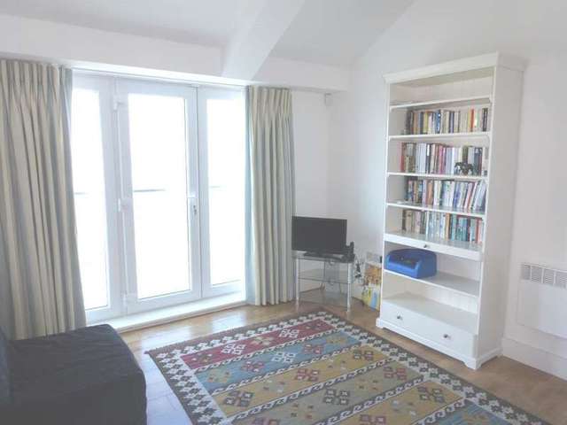  Image of 3 bedroom Penthouse for sale in Locks Common Road Porthcawl CF36 at Porthcawl  Porthcawl, CF36 3HU