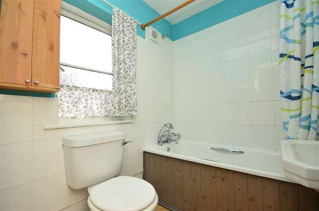  Image of 2 bedroom Apartment for sale in London Road Canterbury CT2 at Canterbury Kent Canterbury, CT2 8LU
