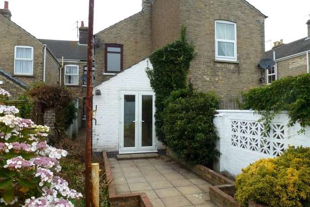  Image of 3 bedroom Detached house to rent in London Road South Lowestoft NR33 at Lowestoft, NR33 0LF