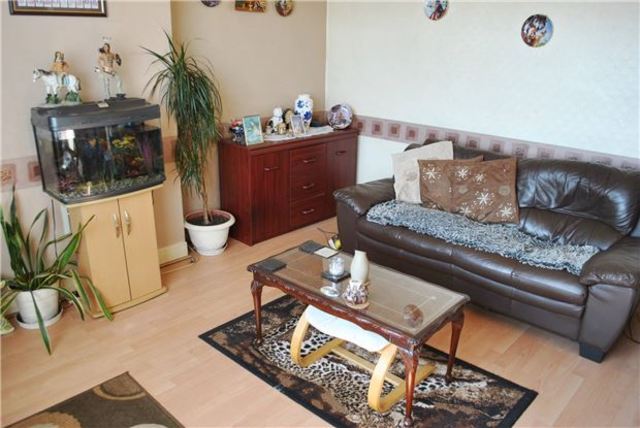 Image of 2 bedroom Flat for sale in London Road Wallington SM6 at Surrey, SM6 7HF