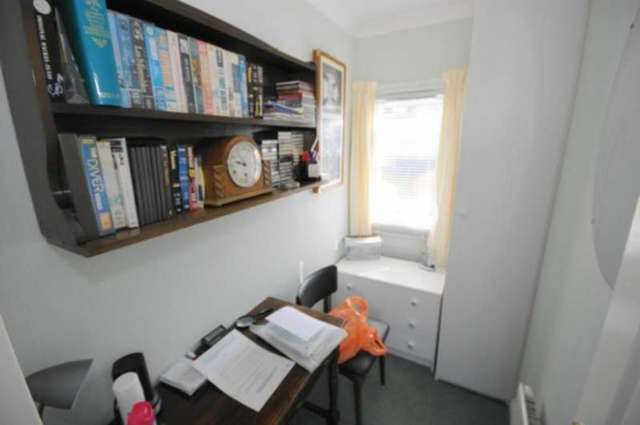  Image of 2 bedroom Bungalow for sale in London Tavern Caravan Site Linford Road Ringwood BH24 at Ringwood  Ringwood, BH24 1UA