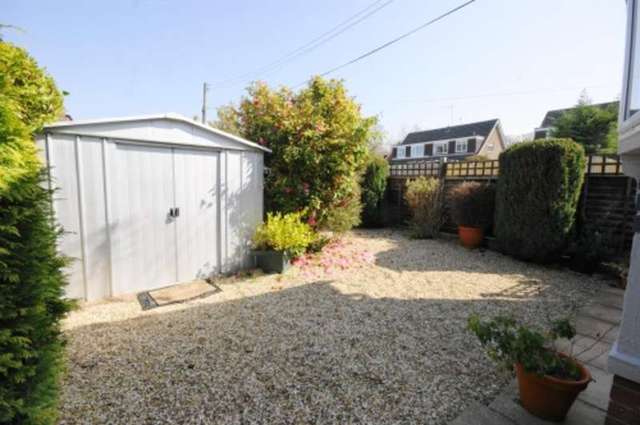  Image of 2 bedroom Bungalow for sale in London Tavern Caravan Site Linford Road Ringwood BH24 at Ringwood  Ringwood, BH24 1UA