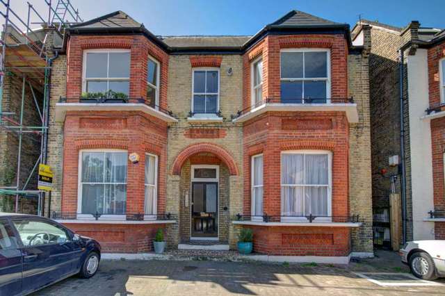  Image of 1 bedroom Flat to rent in Longley Road London SW17 at Longley Road  London, SW17 9LL