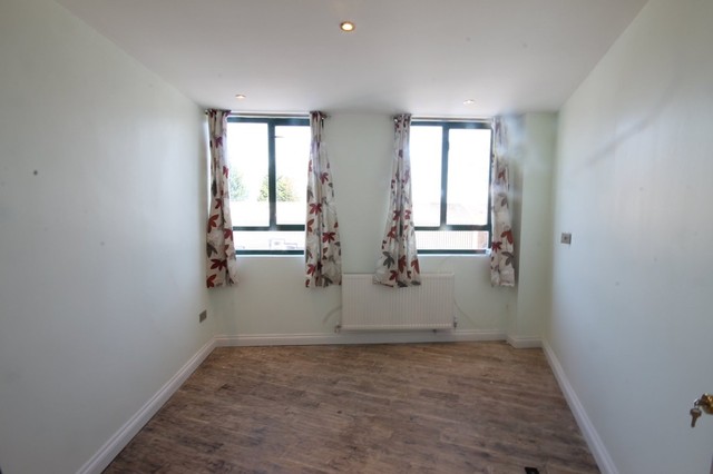 Image of 5 bedroom Flat Share to rent in Macdonald Street Birmingham B5 at Birmingham West Midlands Birmingham, B5 6TG