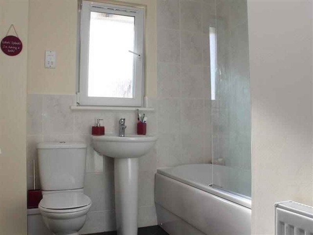  Image of 3 bedroom Terraced house to rent in Mallace Avenue Armadale Bathgate EH48 at Armadale West Lothian West Lothian, EH48 2GE