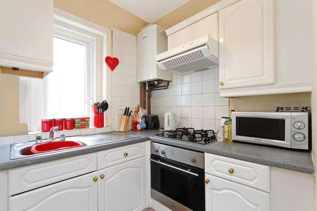  Image of 3 bedroom Flat to rent in Manchuria Road London SW11 at Manchuria Road  London, SW11 6AE