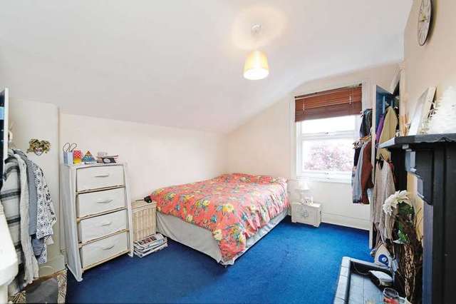  Image of 3 bedroom Flat to rent in Manchuria Road London SW11 at Manchuria Road  London, SW11 6AE