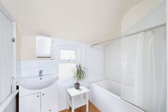  Image of 3 bedroom Flat to rent in Manchuria Road London SW11 at Manchuria Road  London, SW11 6AE