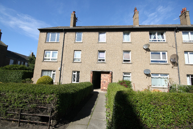  Image of 2 bedroom Flat to rent in Manor Place Broughty Ferry Dundee DD5 at Broughty Ferry Dundee Dundee, DD5 2BZ
