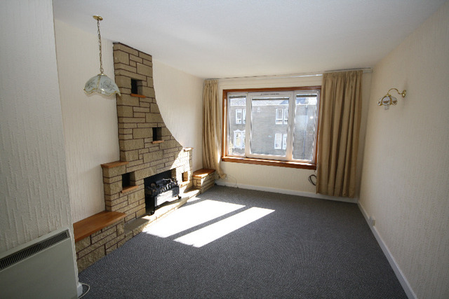  Image of 2 bedroom Flat to rent in Manor Place Broughty Ferry Dundee DD5 at Broughty Ferry Dundee Dundee, DD5 2BZ