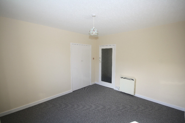  Image of 2 bedroom Flat to rent in Manor Place Broughty Ferry Dundee DD5 at Broughty Ferry Dundee Dundee, DD5 2BZ