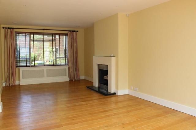  Image of 3 bedroom Terraced house to rent in Manorbrook London SE3 at Cator Estate  Blackheath, SE3 9AW