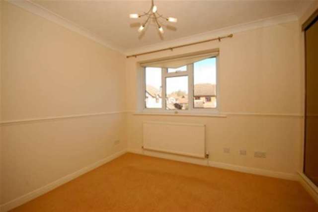  Image of 2 bedroom Detached house to rent in Markland Way Uckfield TN22 at Uckfield, TN22 2DE