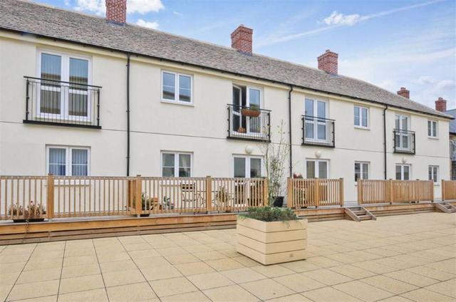  Image of 2 bedroom Flat to rent in Marriotts Walk Witney OX28 at Witney, OX28 6GX