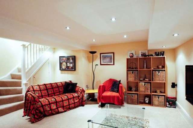  Image of 5 bedroom Detached house to rent in Marsh Green Road Biddulph Stoke-on-Trent ST8 at Marsh Green Road  Biddulph, ST8 6QP