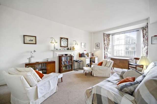  Image of 1 bedroom Flat for sale in Kensington Park Road London W11 at Matlock Court  46 Kensington Park Road, W11 3BS